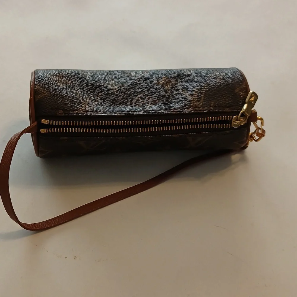 LOUIS VUITTON Pouch - Picture 3 of 7